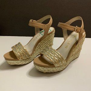 Anne Klein Lina Wedge Sandal in Gold Women's Size 7M